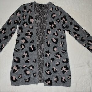 Gray and Pink Leopard Print Girl’s Cardigan Youth Size S (7-8)